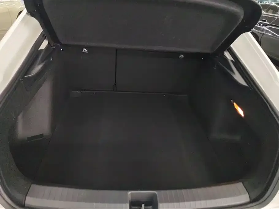 Volkswagen Lamando 2023 из CN, фото 2