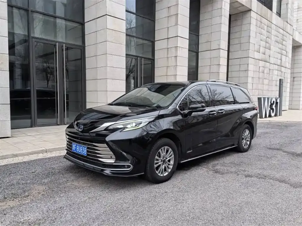 Toyota Sienna 2022 из CN, фото 1
