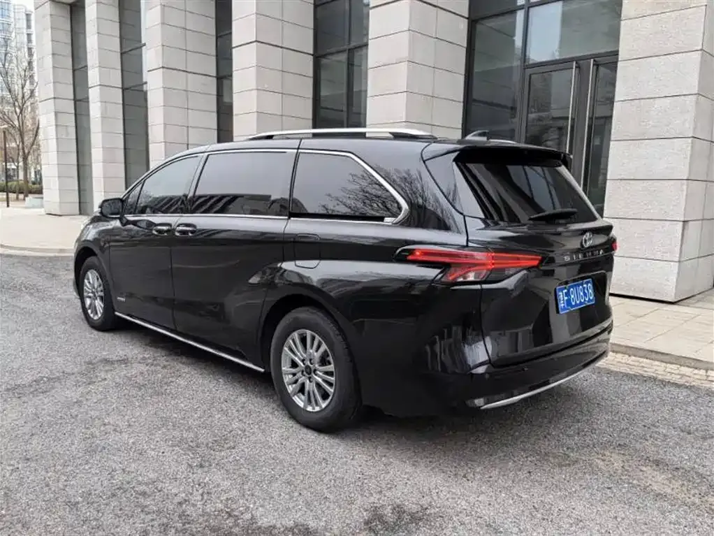 Toyota Sienna 2022 из CN, фото 3