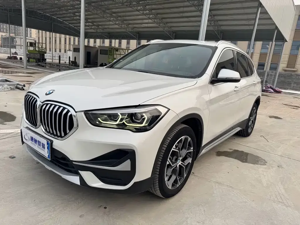 BMW X1 — фото 1