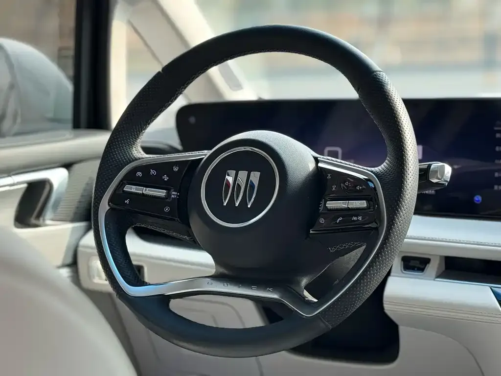 Buick GL8 Hybrid — фото 3