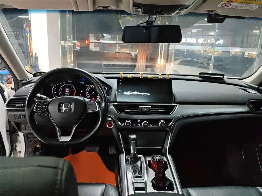 Honda Accord — фото 10