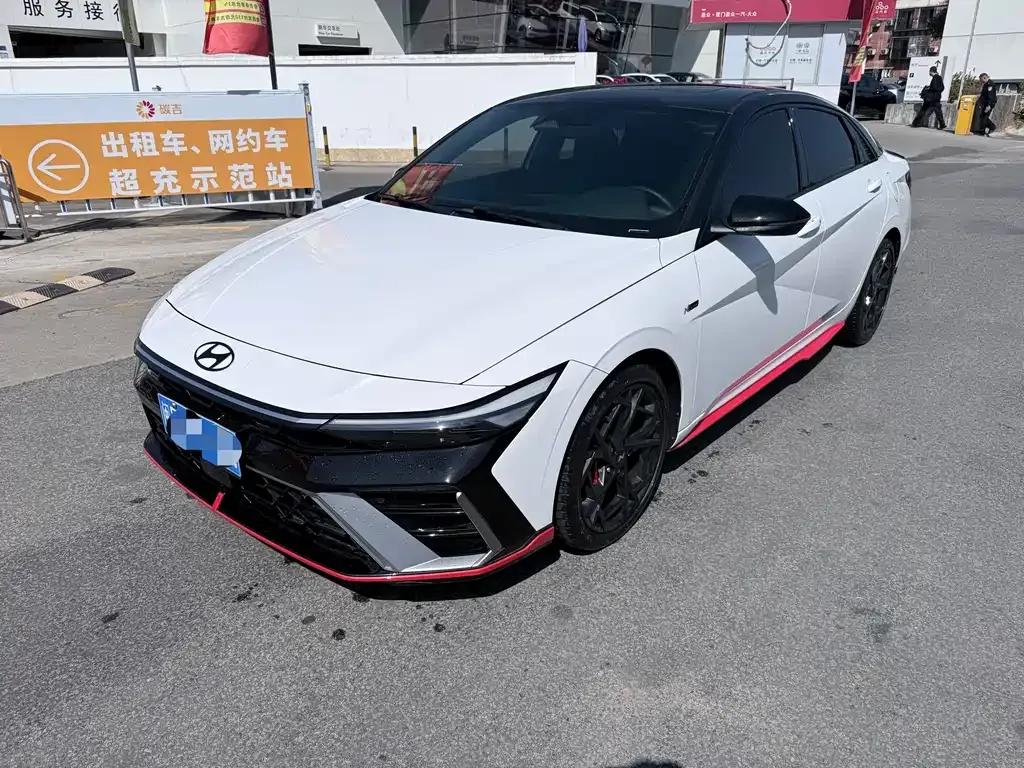 Hyundai Elantra 2024 из CN, фото 1