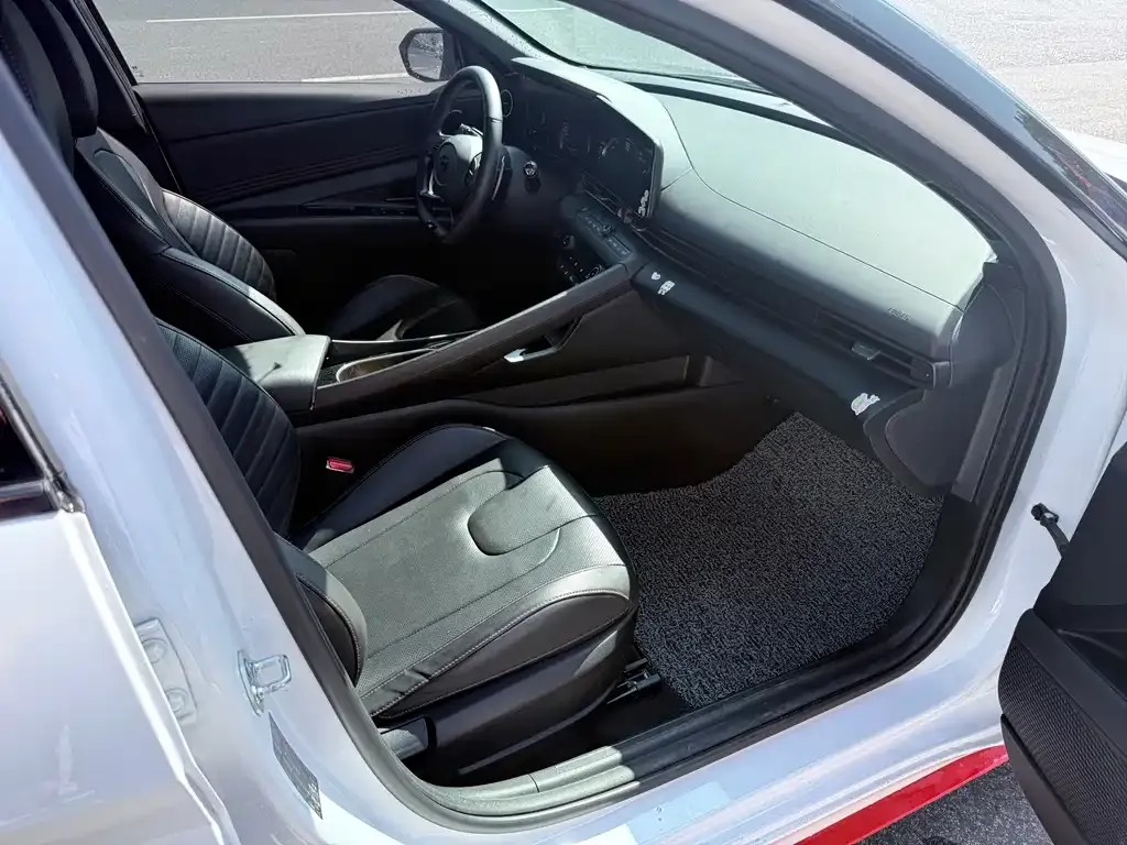 Hyundai Elantra 2024 из CN, фото 9