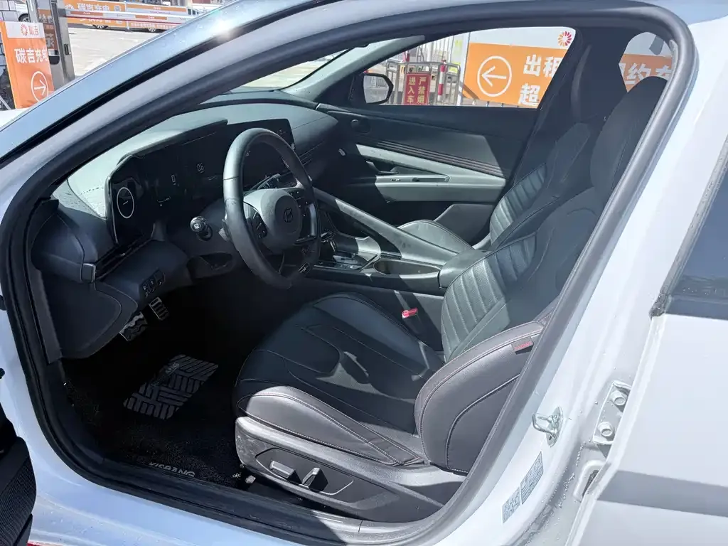 Hyundai Elantra 2024 из CN, фото 5