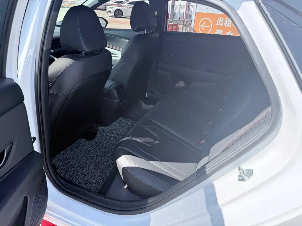 Hyundai Elantra 2024 из CN, фото 6