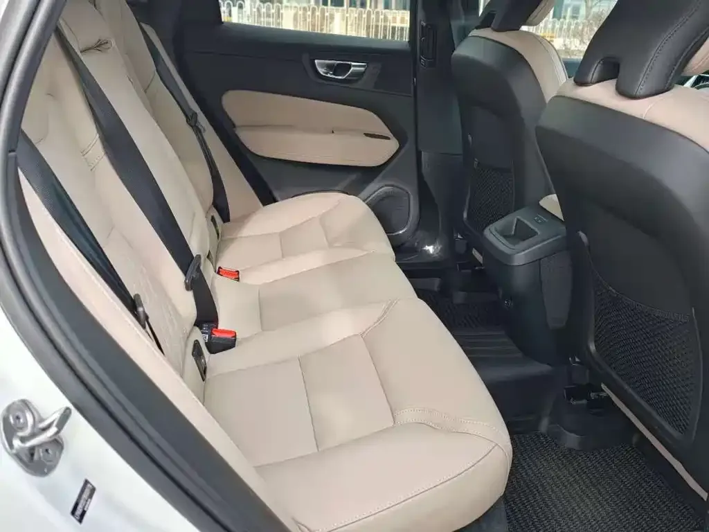 Volvo XC60 2025 из CN, фото 9