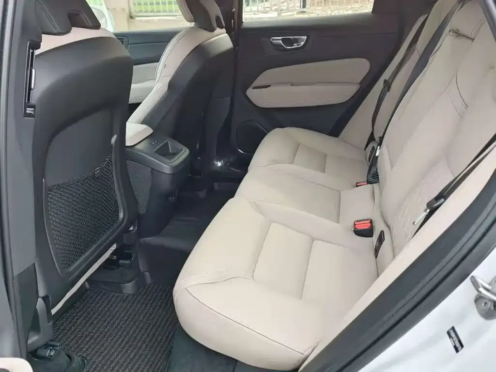 Volvo XC60 2025 из CN, фото 7