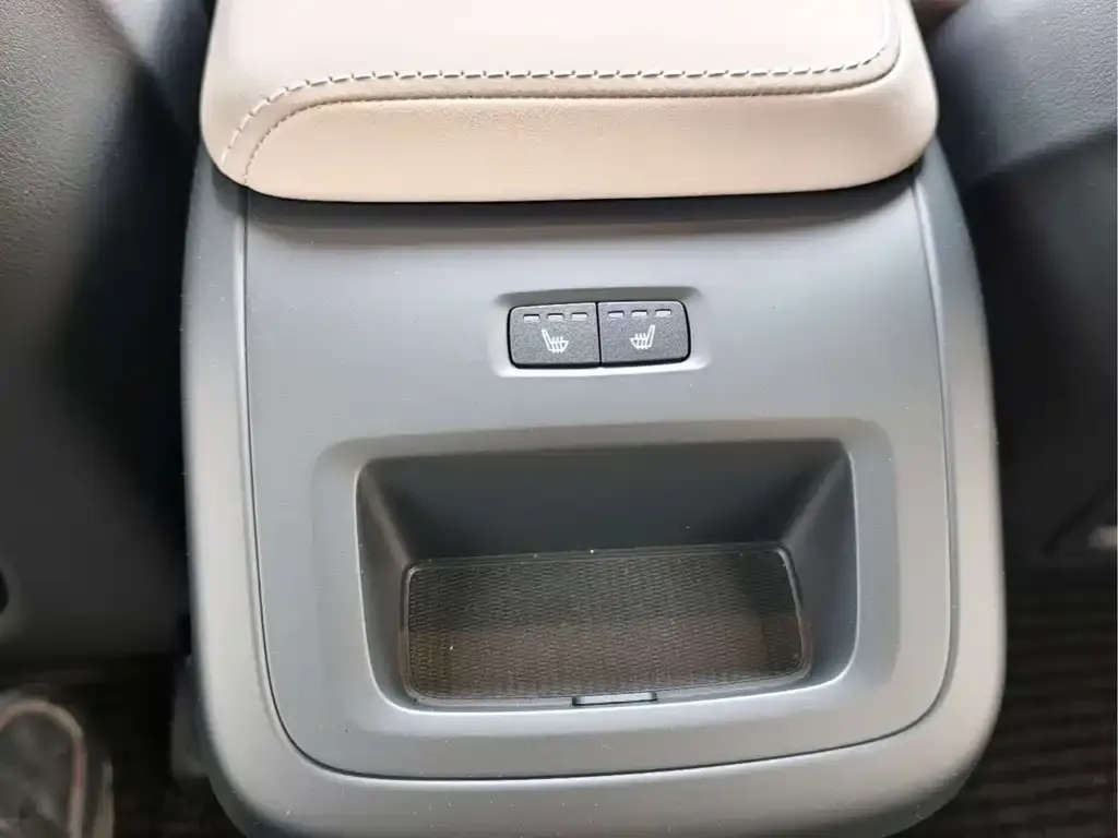 Volvo XC60 2025 из CN, фото 2