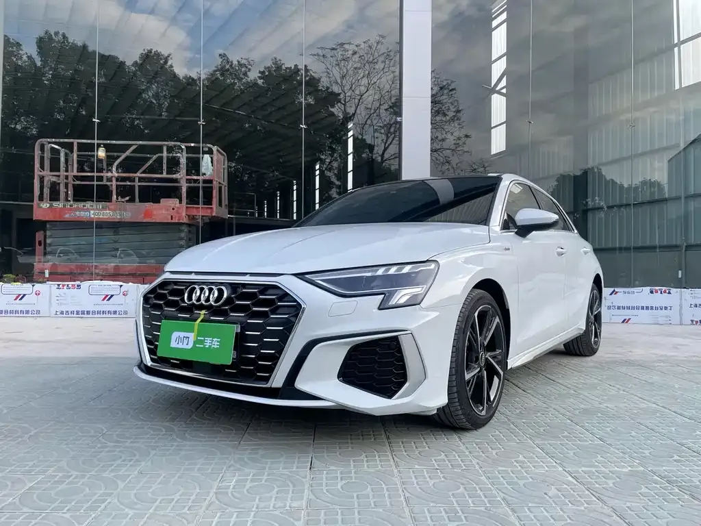 Audi A3 2023 из CN, фото 1