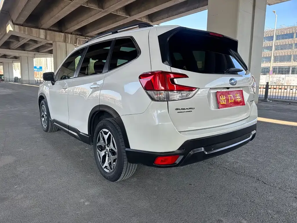 Subaru Forester — фото 5