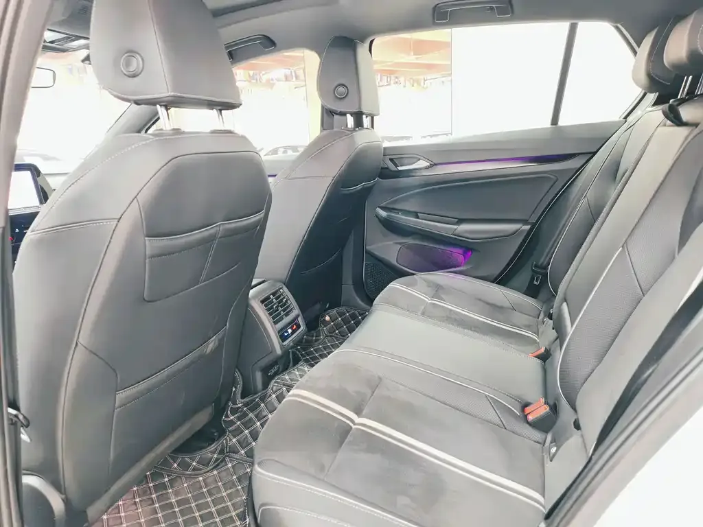 Volkswagen Golf 2021 из CN, фото 7