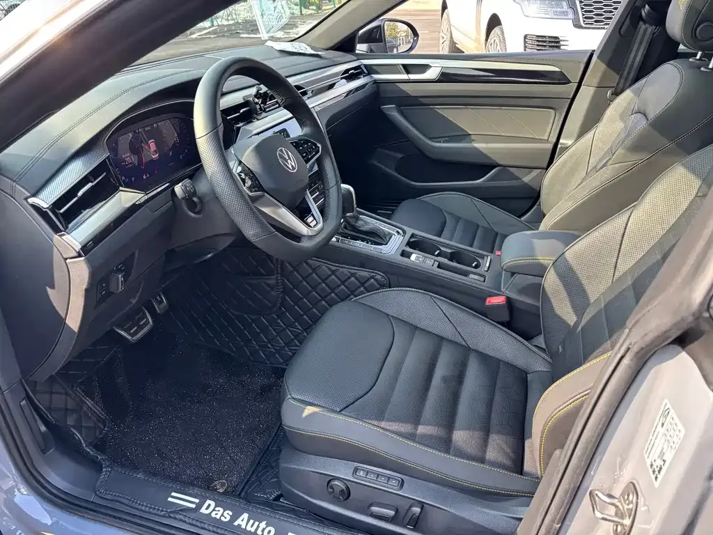 Volkswagen CC 2023 из CN, фото 2
