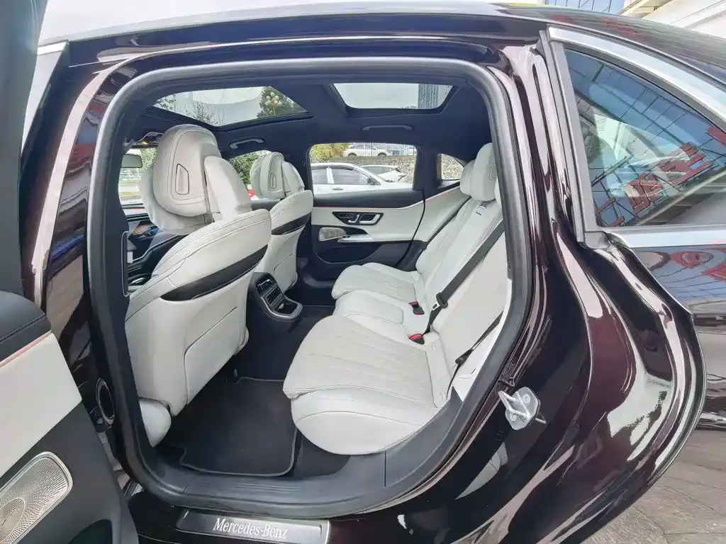 Mercedes-Benz E-Class 2024 из CN, фото 4