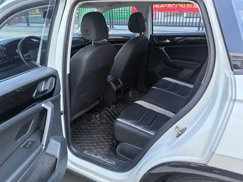 Volkswagen GTE PHEV 2022 из CN, фото 2