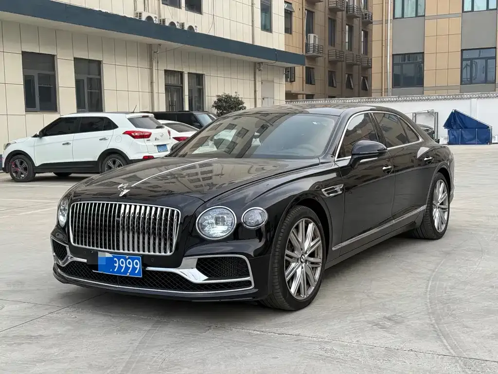 Bentley Flying Spur — фото 1