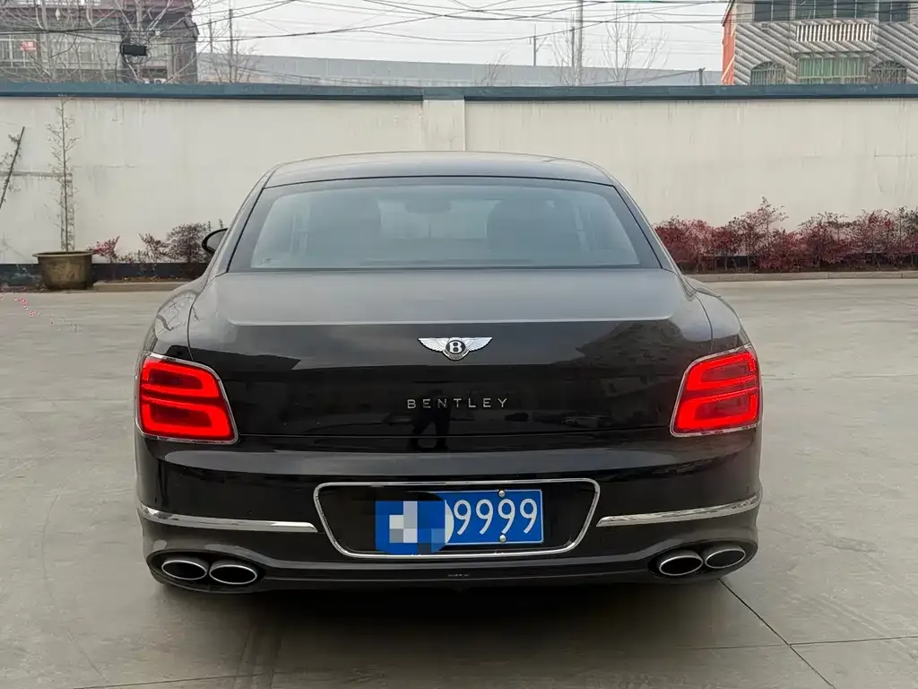 Bentley Flying Spur — фото 6