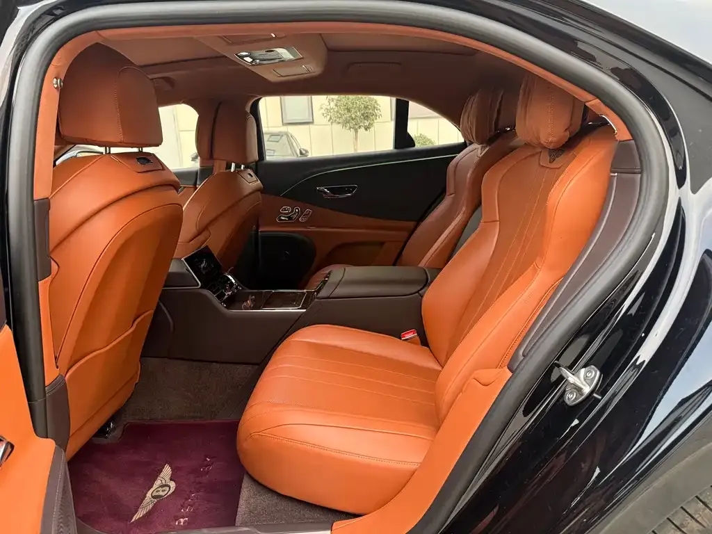 Bentley Flying Spur — фото 8