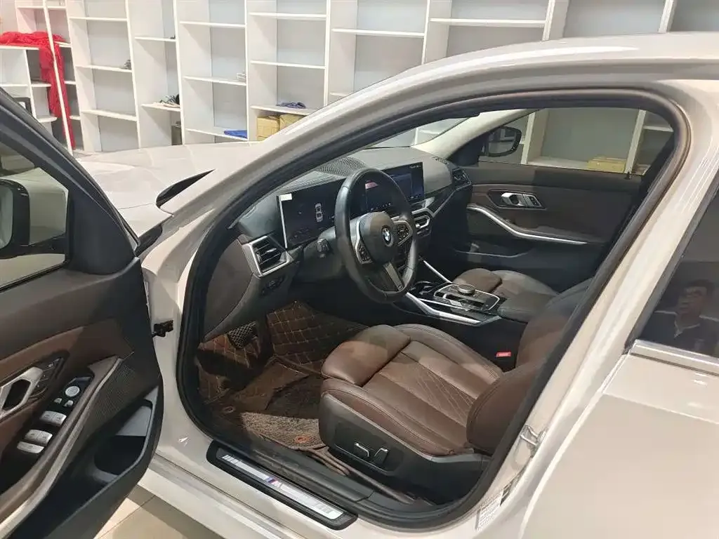 BMW 3 Series 2024 из CN, фото 7