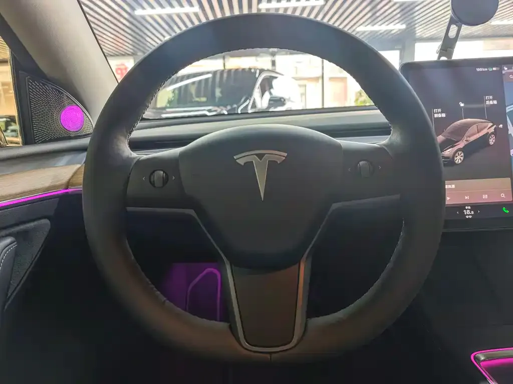 Tesla Model Y — фото 4