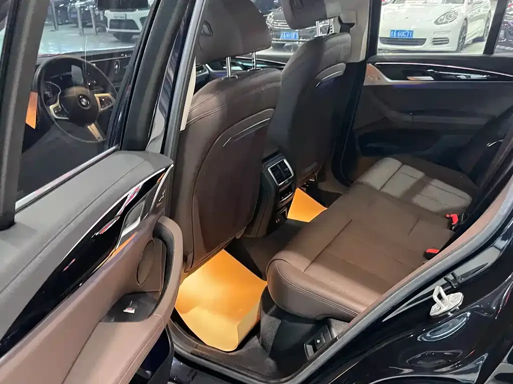 BMW X3 2022 из CN, фото 2