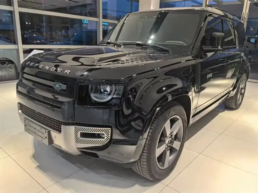 Land Rover Defender — фото 1