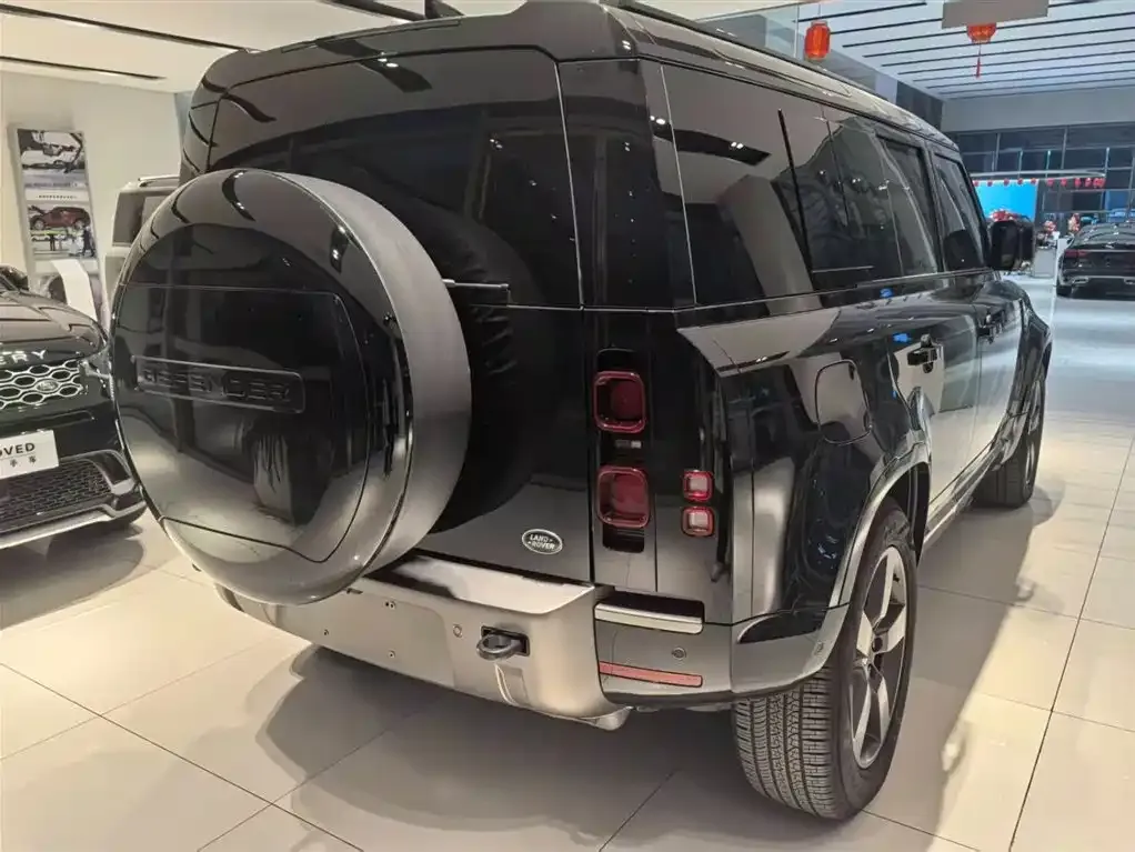 Land Rover Defender — фото 10