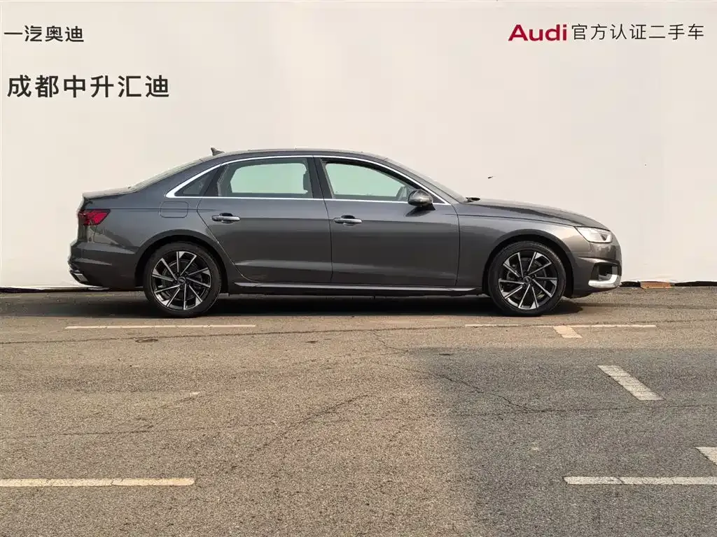 Audi A4L 2023 из CN, фото 6