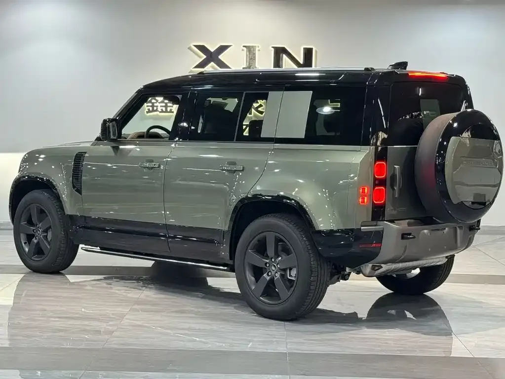 Land Rover Defender — фото 7