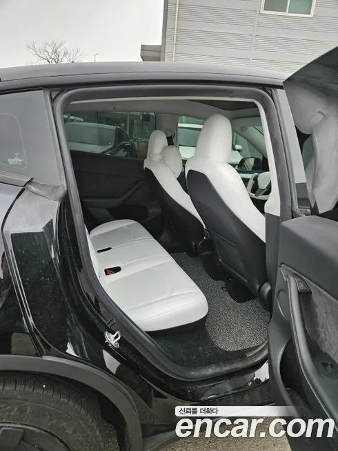Tesla Model Y 2024 из KR, фото 2