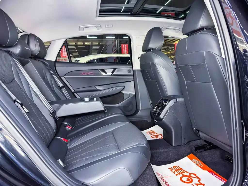 Volkswagen Passat — фото 4