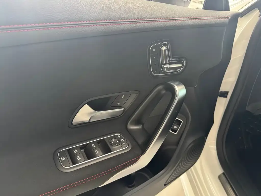 Mercedes-Benz CLA (Import) — фото 3