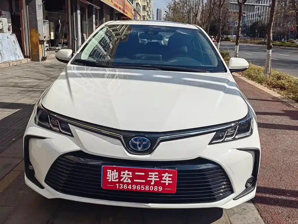 Toyota Corolla — фото 1