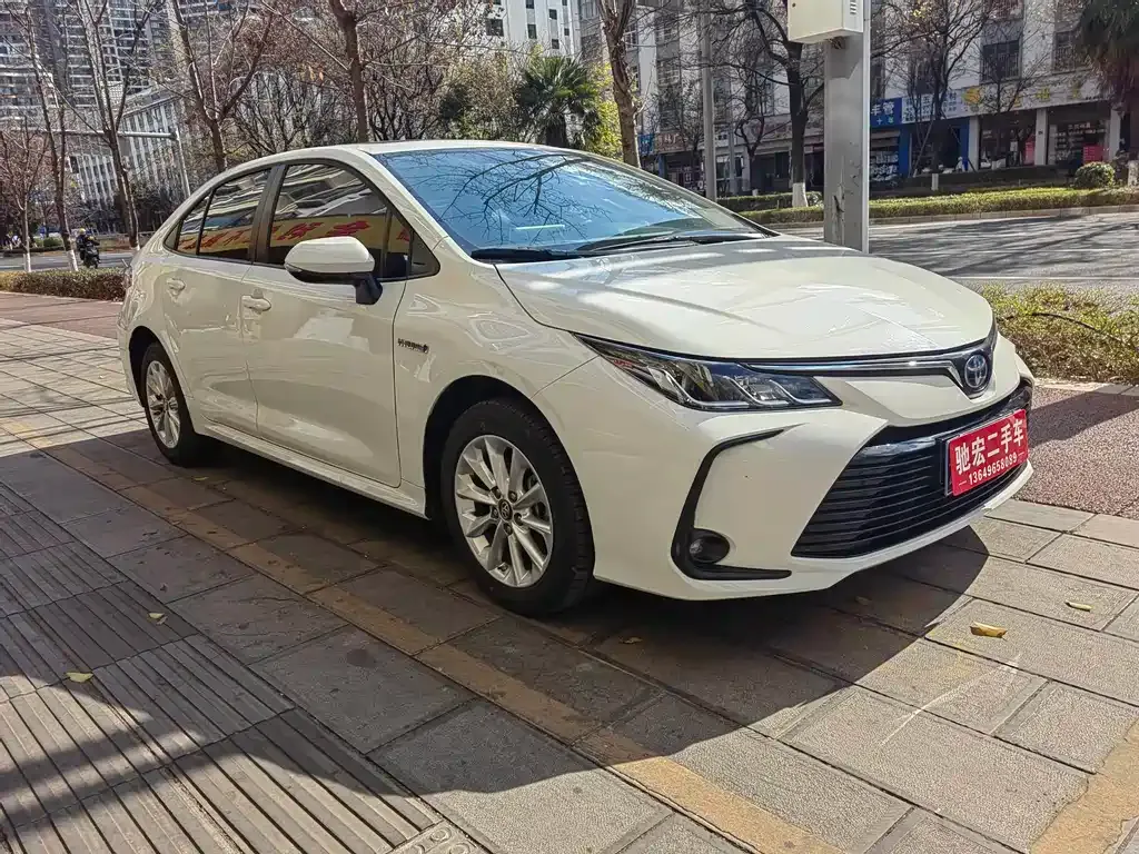 Toyota Corolla — фото 6