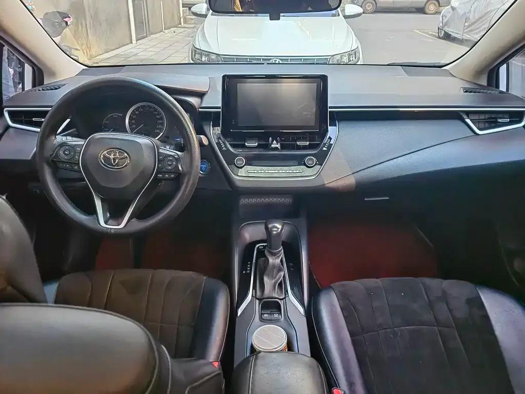 Toyota Corolla — фото 3