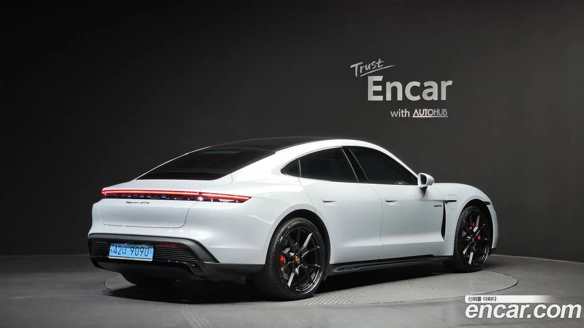 Porsche Taycan 2023 из KR, фото 2