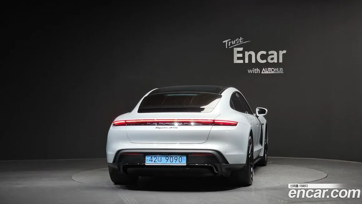 Porsche Taycan 2023 из KR, фото 7
