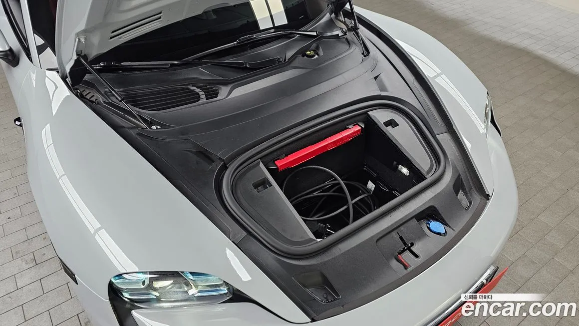 Porsche Taycan 2023 из KR, фото 9