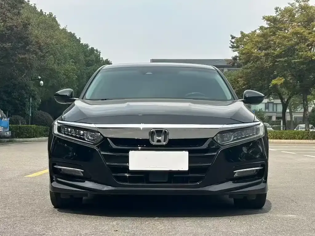 Honda Accord — фото 10
