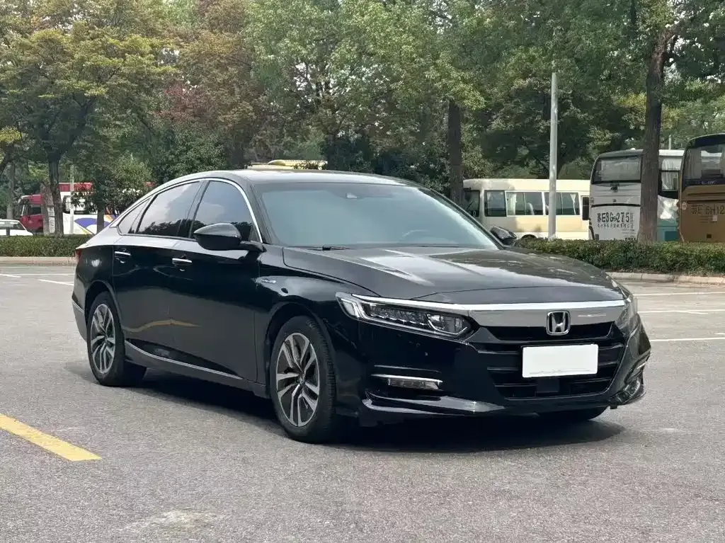 Honda Accord — фото 8