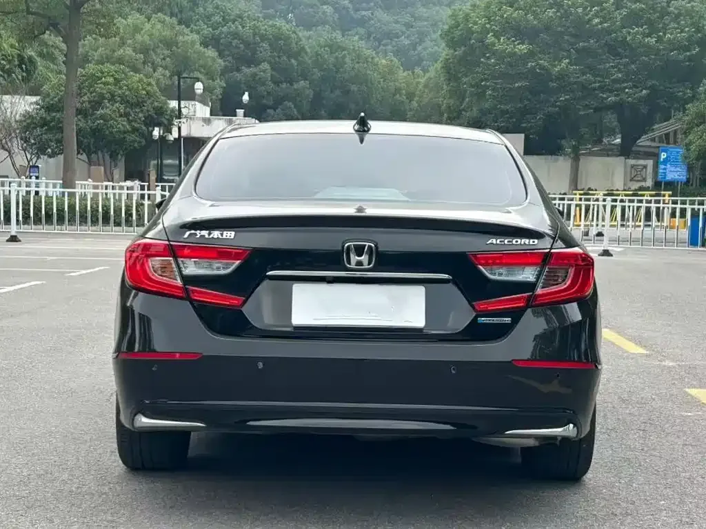 Honda Accord — фото 9
