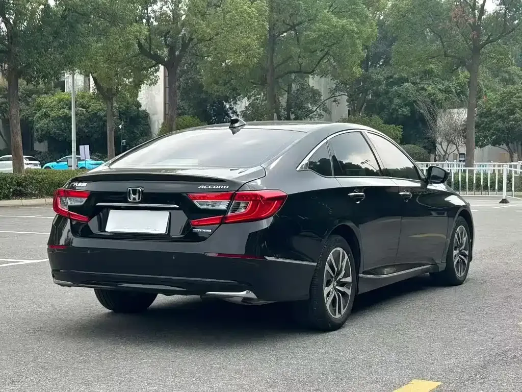 Honda Accord — фото 4