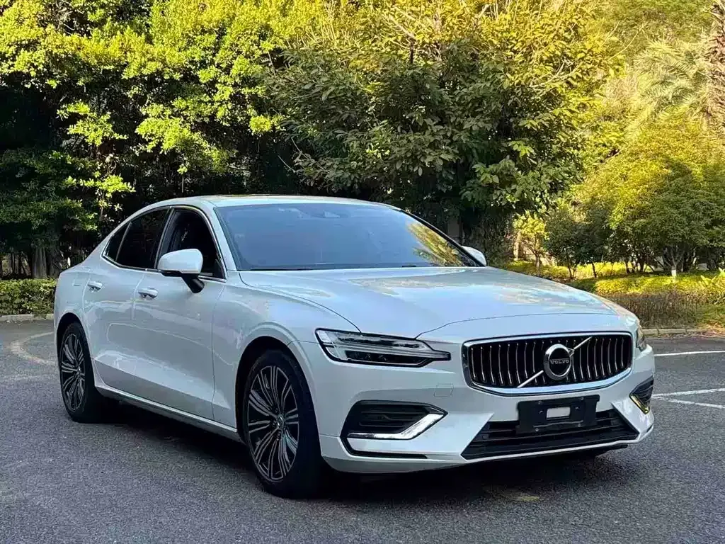 Volvo S60 2022 из CN, фото 5
