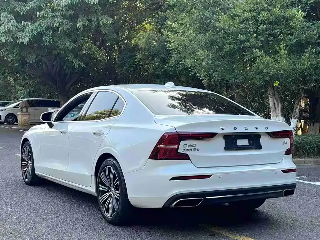 Volvo S60 2022 из CN, фото 3