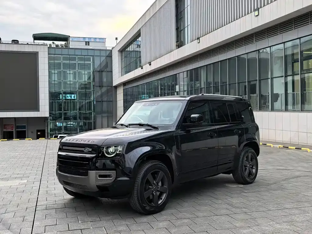 Land Rover Defender — фото 1