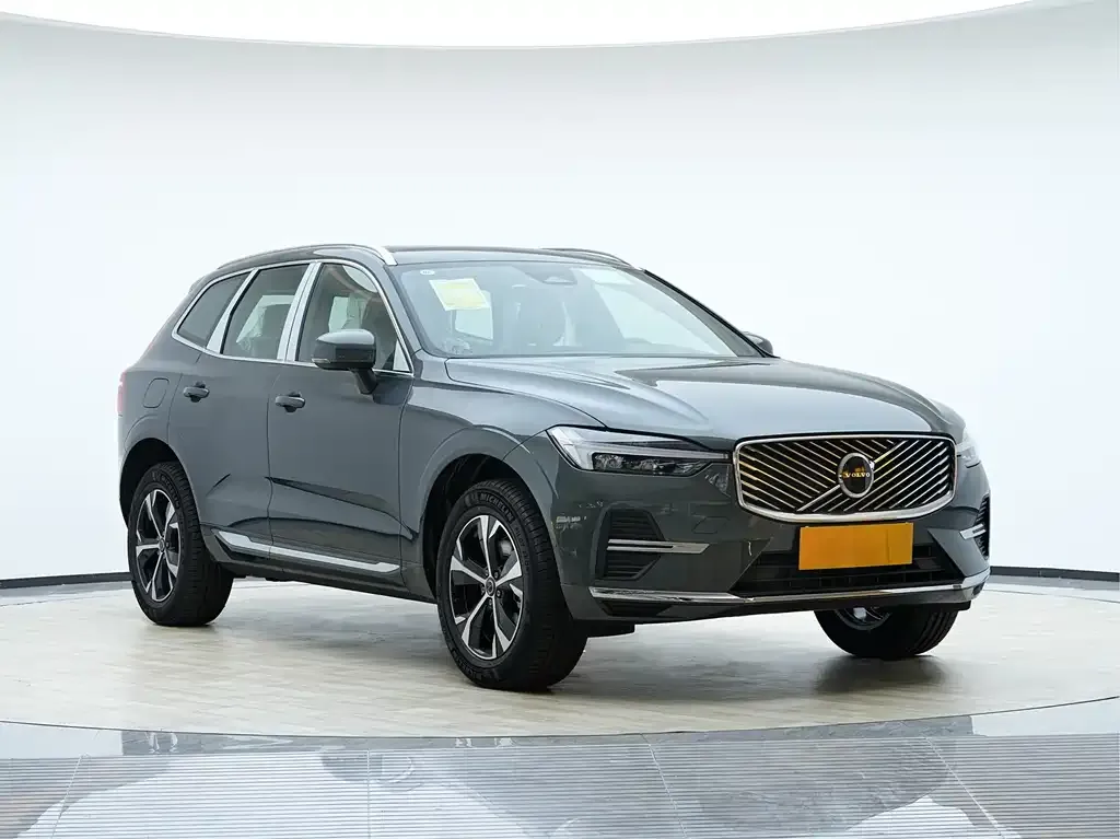 Volvo XC60 — фото 8