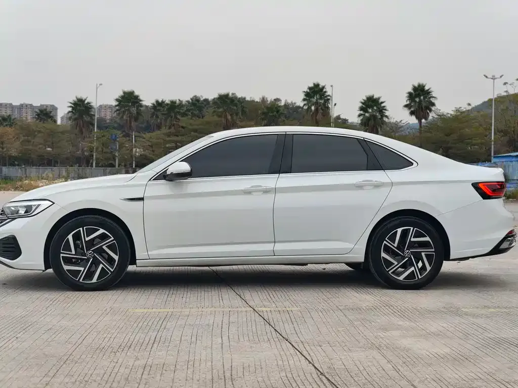 Volkswagen Sagitar 2023 из CN, фото 3