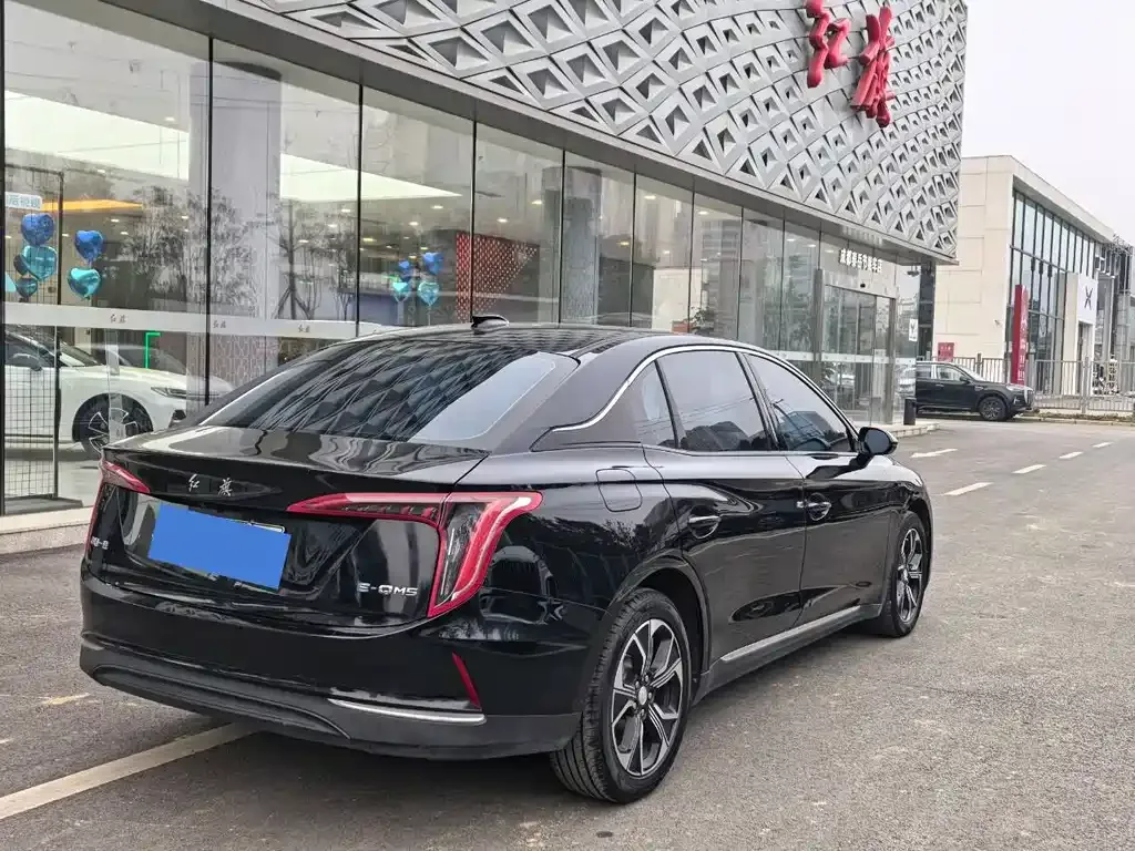 Hongqi E-QM5 — фото 4