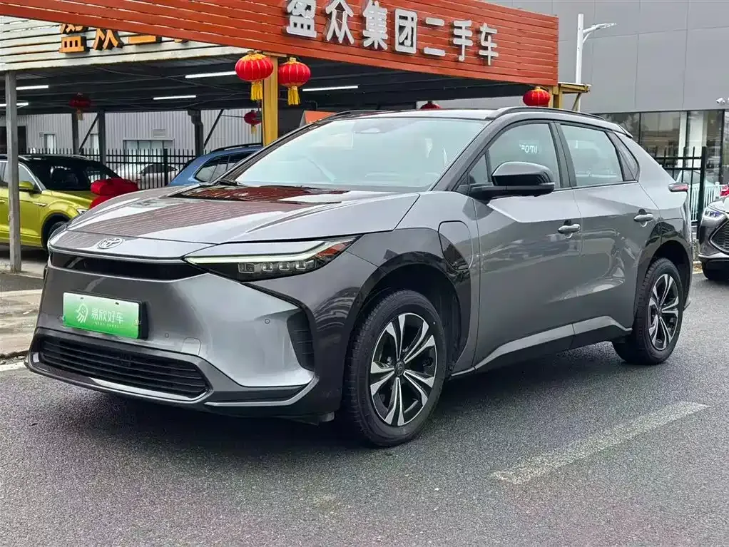 Toyota bZ4X 2022 из CN, фото 1
