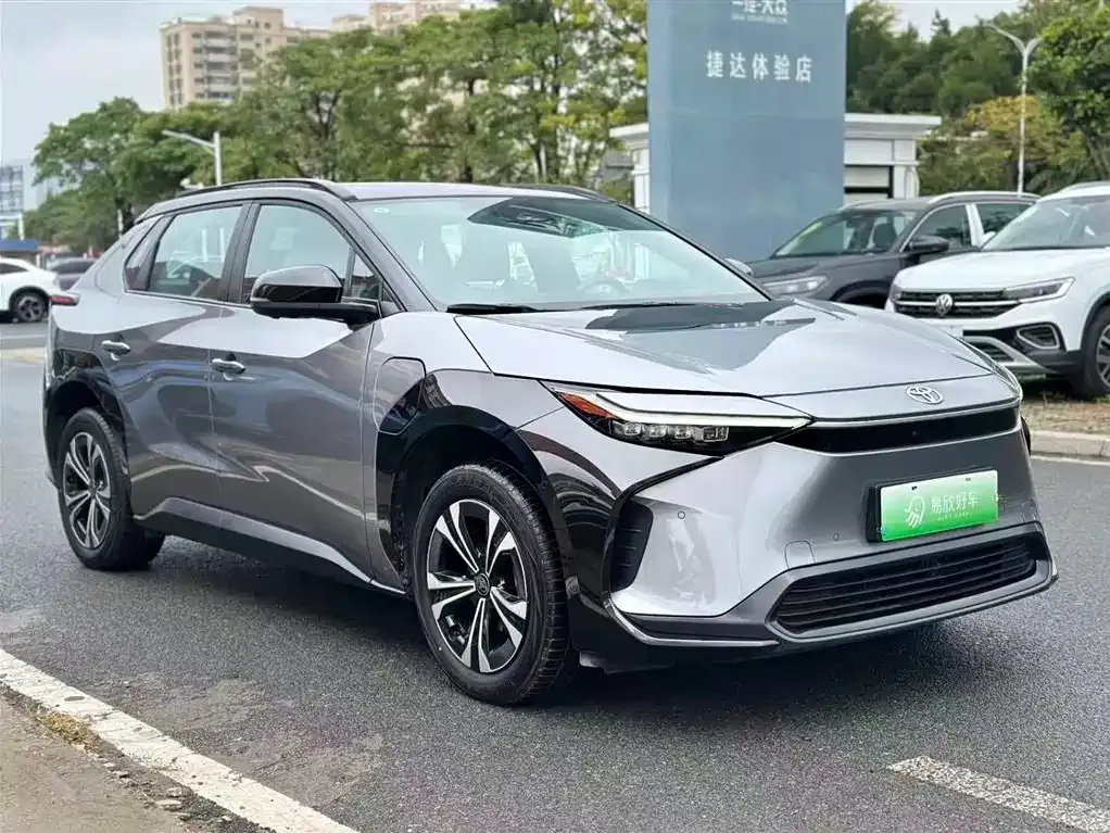 Toyota bZ4X 2022 из CN, фото 5